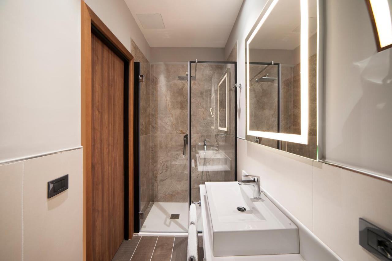Radisson Hotel Nola Naples Εξωτερικό φωτογραφία