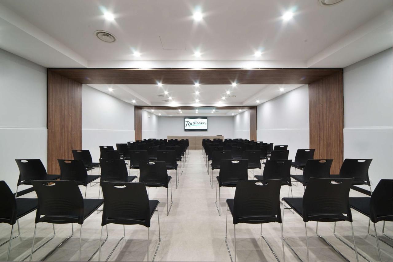 Radisson Hotel Nola Naples Εξωτερικό φωτογραφία