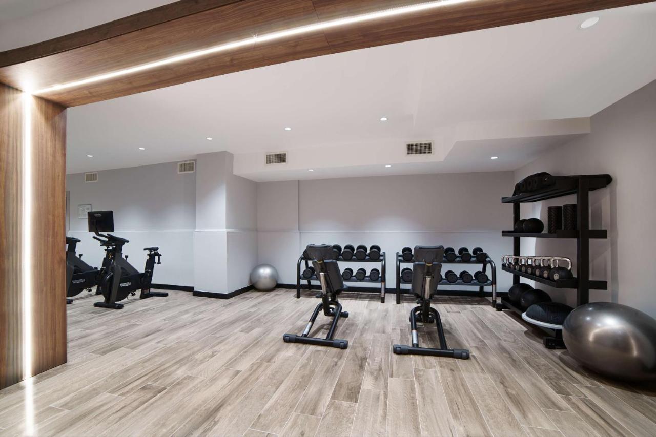Radisson Hotel Nola Naples Εξωτερικό φωτογραφία