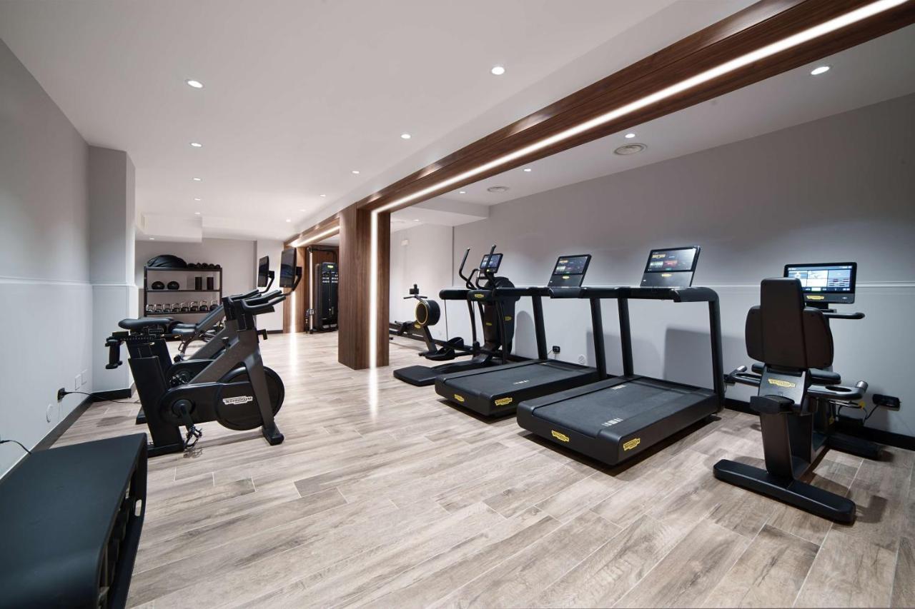 Radisson Hotel Nola Naples Εξωτερικό φωτογραφία