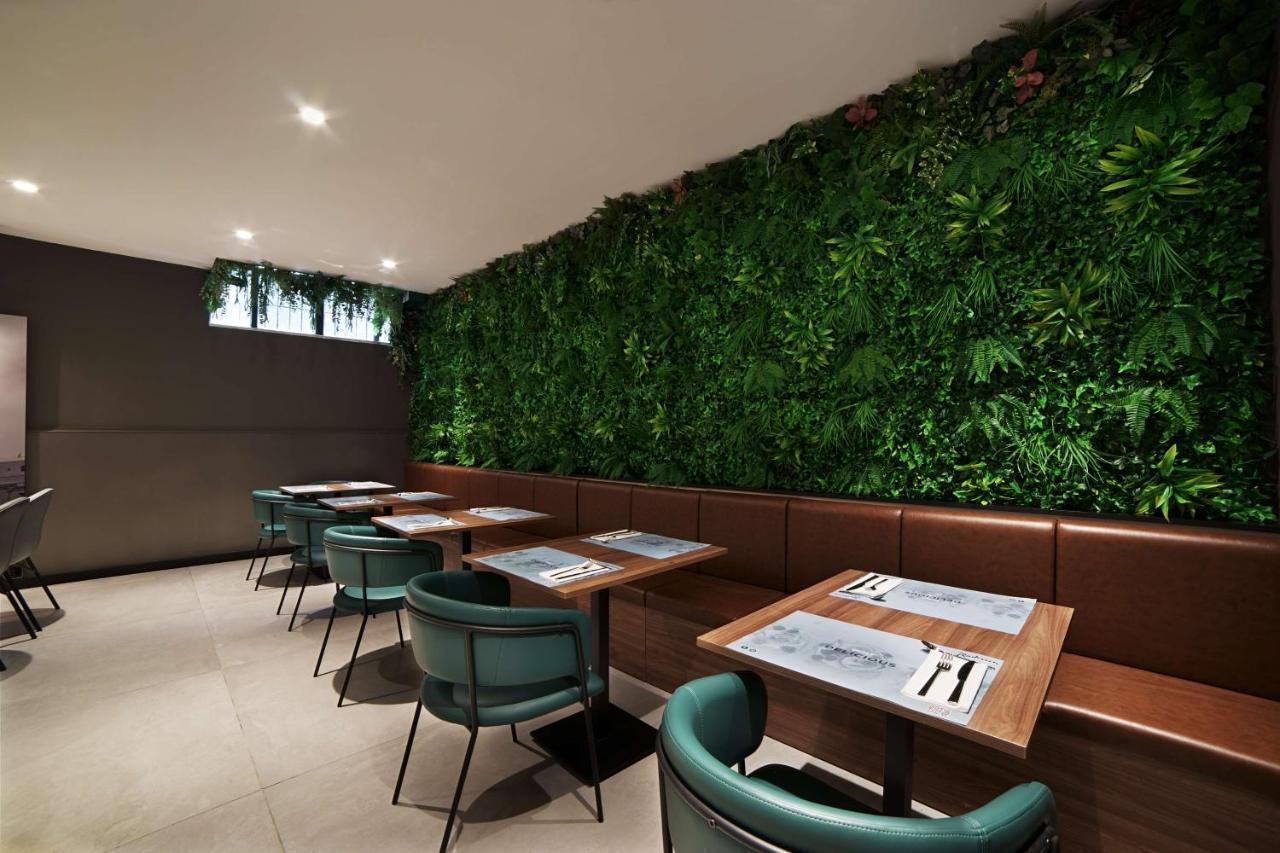 Radisson Hotel Nola Naples Εξωτερικό φωτογραφία